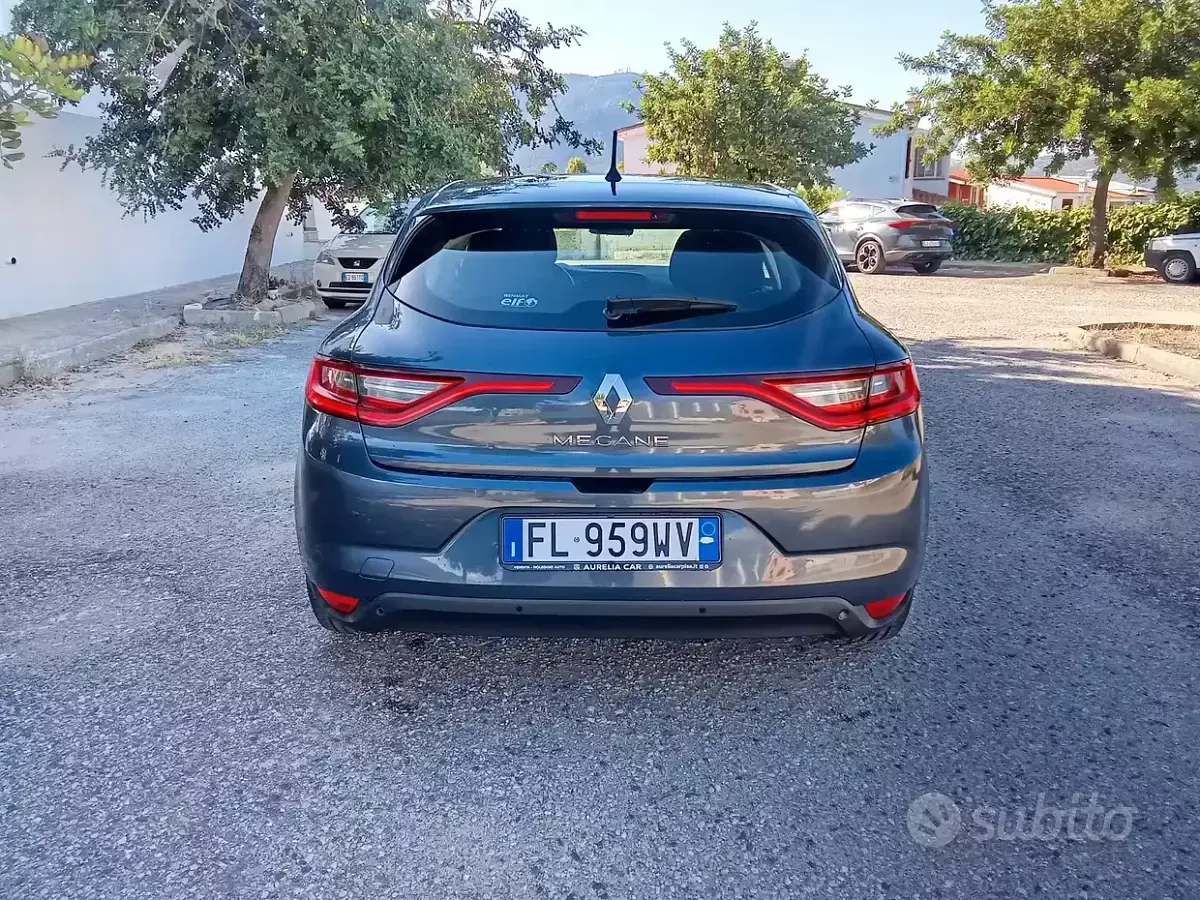 Usata Renault Mégane 120 CV (88 kW) 2017 Blu Utilitaria