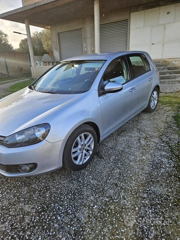 Usata VW Golf VI 105 CV (77 kW) 2011 Utilitaria