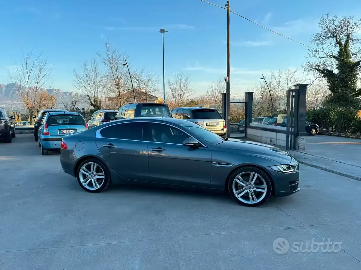 Usata Jaguar XE 180 CV (132 kW) 2015 Berlina