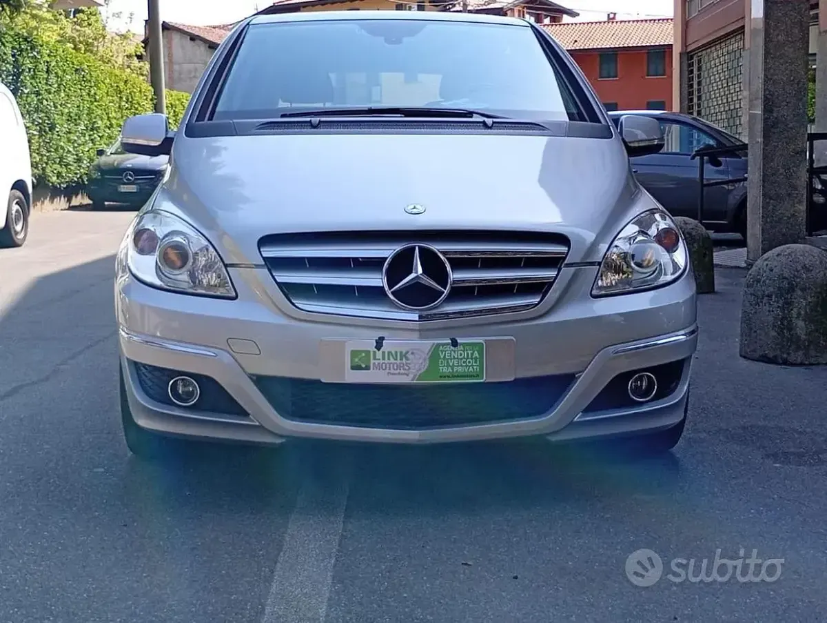 Usata Mercedes B180 Chrome 109 CV (80 kW) 2008 Grigio Monovolume