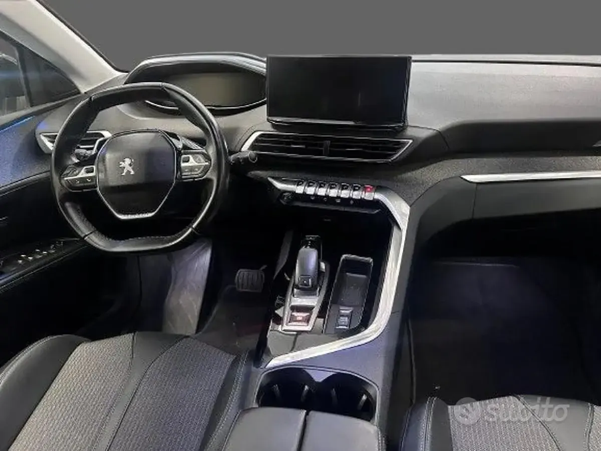 Usata Peugeot 5008 Allure 131 CV (96 kW) 2022 Bianco SUV