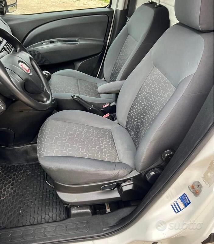 Usata Fiat Doblò 90 CV (66 kW) 2012 Bianco Monovolume