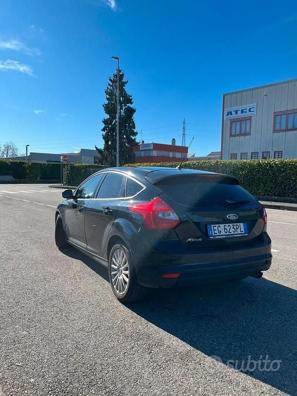 Usata Ford Focus Titanium 150 CV (110 kW) 2012 Nero Berlina
