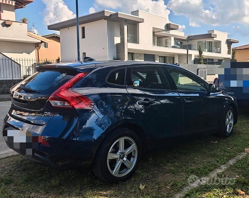 Usata Volvo V40 Kinetic 114 CV (83 kW) 2015 Blu Station wagon