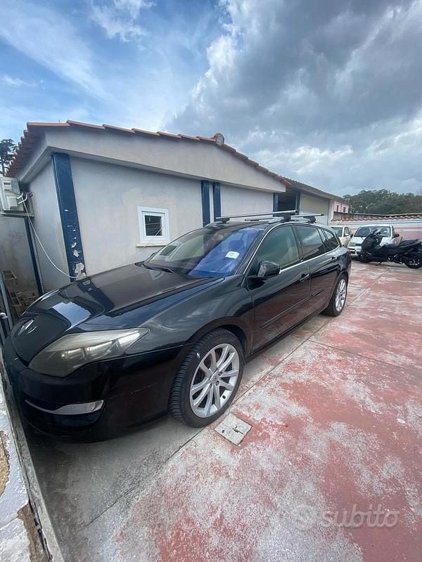 Usata Renault Laguna III 150 CV (110 kW) 2011 Nero Station wagon