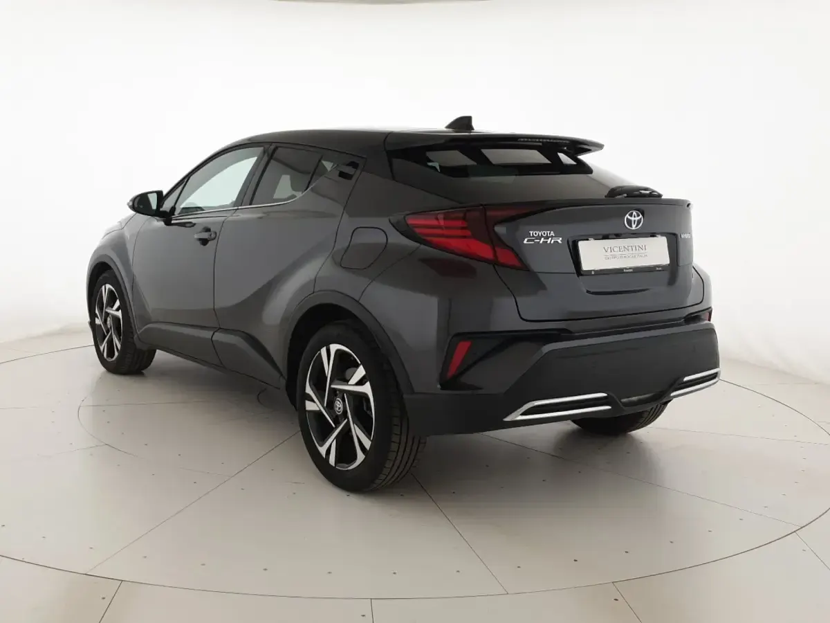 Usata Toyota C-HR Trend 184 CV (135 kW) 2022 Grigio metallizzato scuro SUV