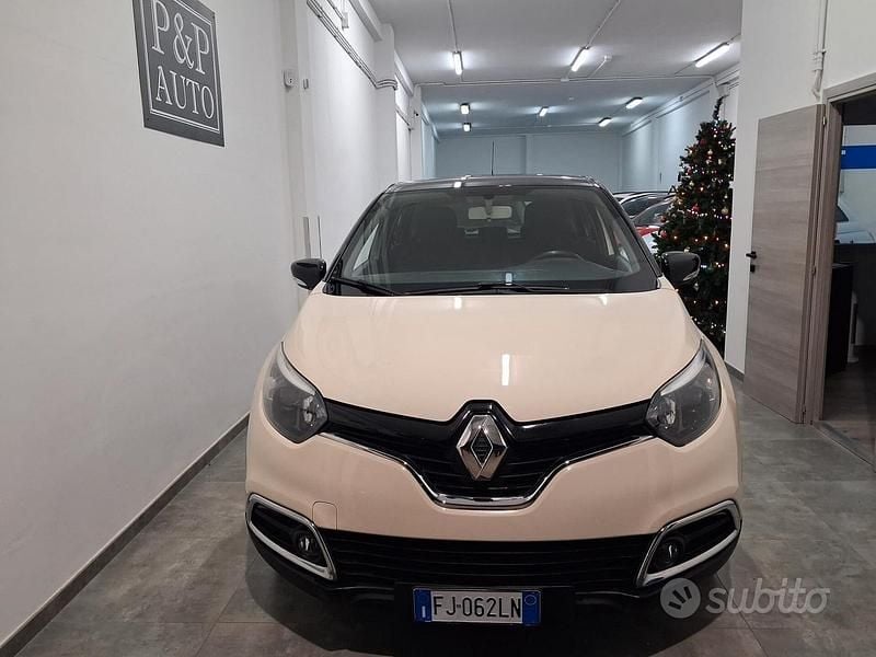 Usata Renault Captur Zen 90 CV (66 kW) 2017 Beige SUV