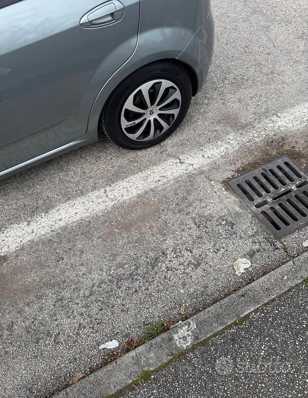 Usata Fiat Grande Punto 90 CV (66 kW) 2010 Grigio Utilitaria