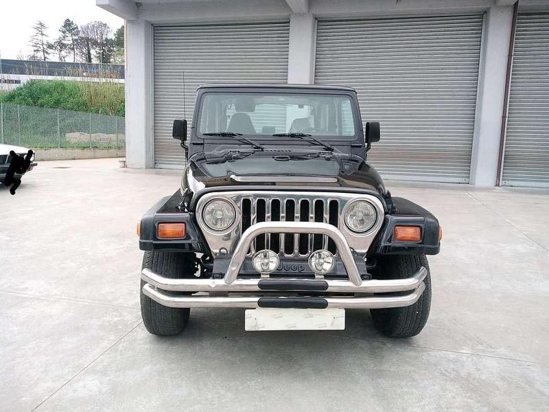 Usata Jeep Wrangler Sport 177 CV (130 kW) 1998 Nero SUV