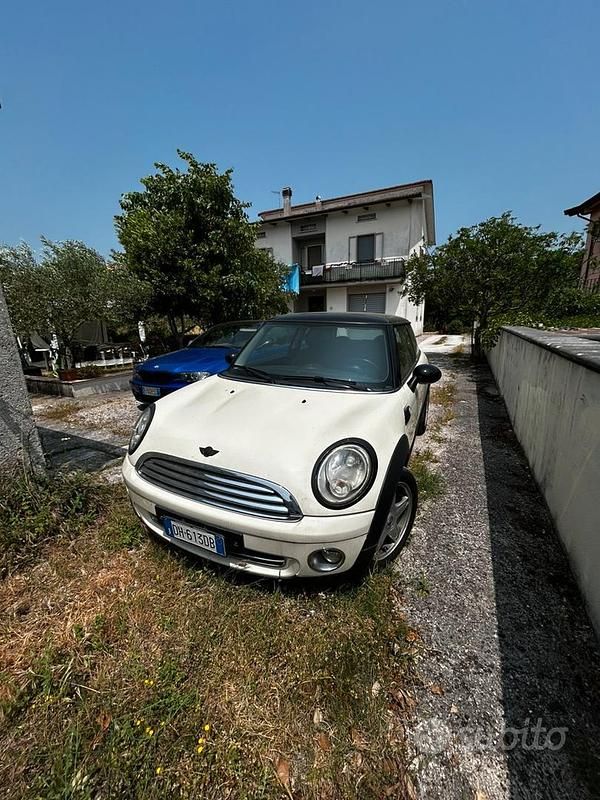 Usata Mini Cooper 120 CV (88 kW) 2006 Bianco Utilitaria