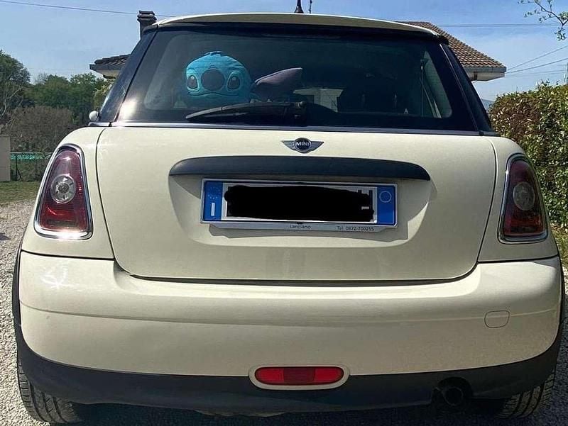 Usata Mini Cooper 75 CV (55 kW) 2009 Bianco Utilitaria