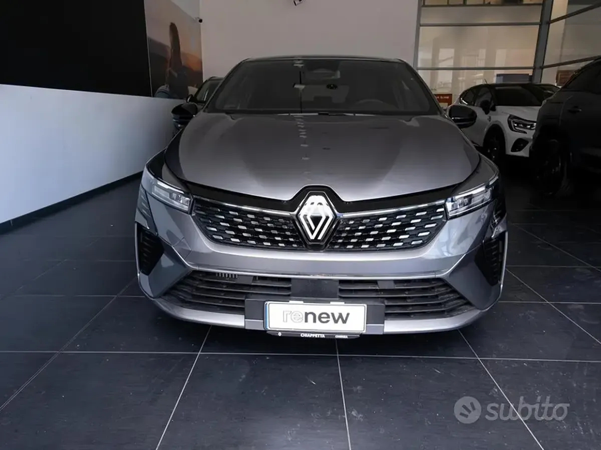 Usata Renault Clio V Techno 91 CV (66 kW) 2025 Grigio Berlina