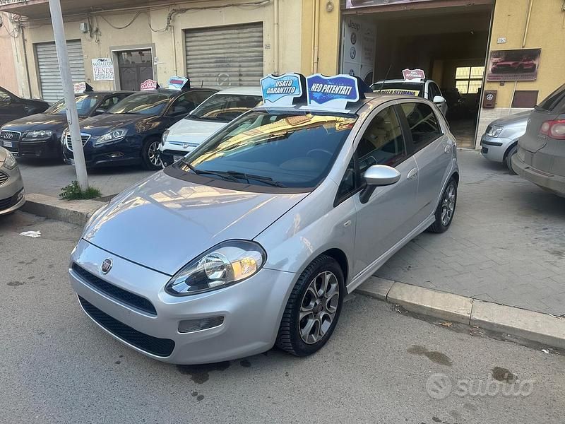 Usata Fiat Punto 85 CV (62 kW) 2013 Grigio Berlina