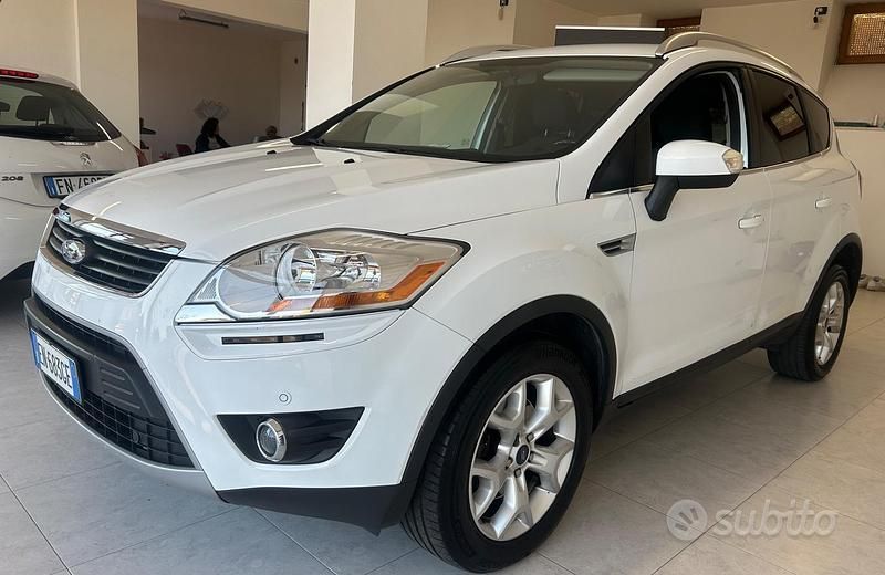 Usata Ford Kuga 140 CV (102 kW) 2012 Bianco SUV