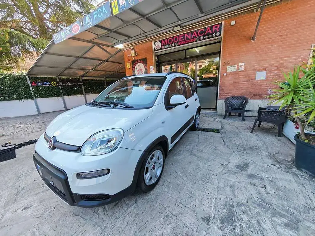 Usata Fiat Panda Cross Cross 69 CV (50 kW) 2022 Bianco Utilitaria