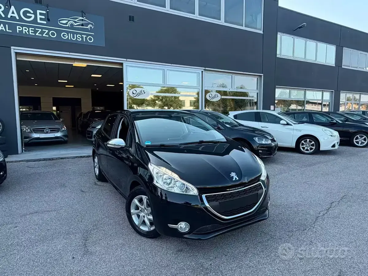 Usata Peugeot 208 82 CV (60 kW) 2013 Grigio Utilitaria