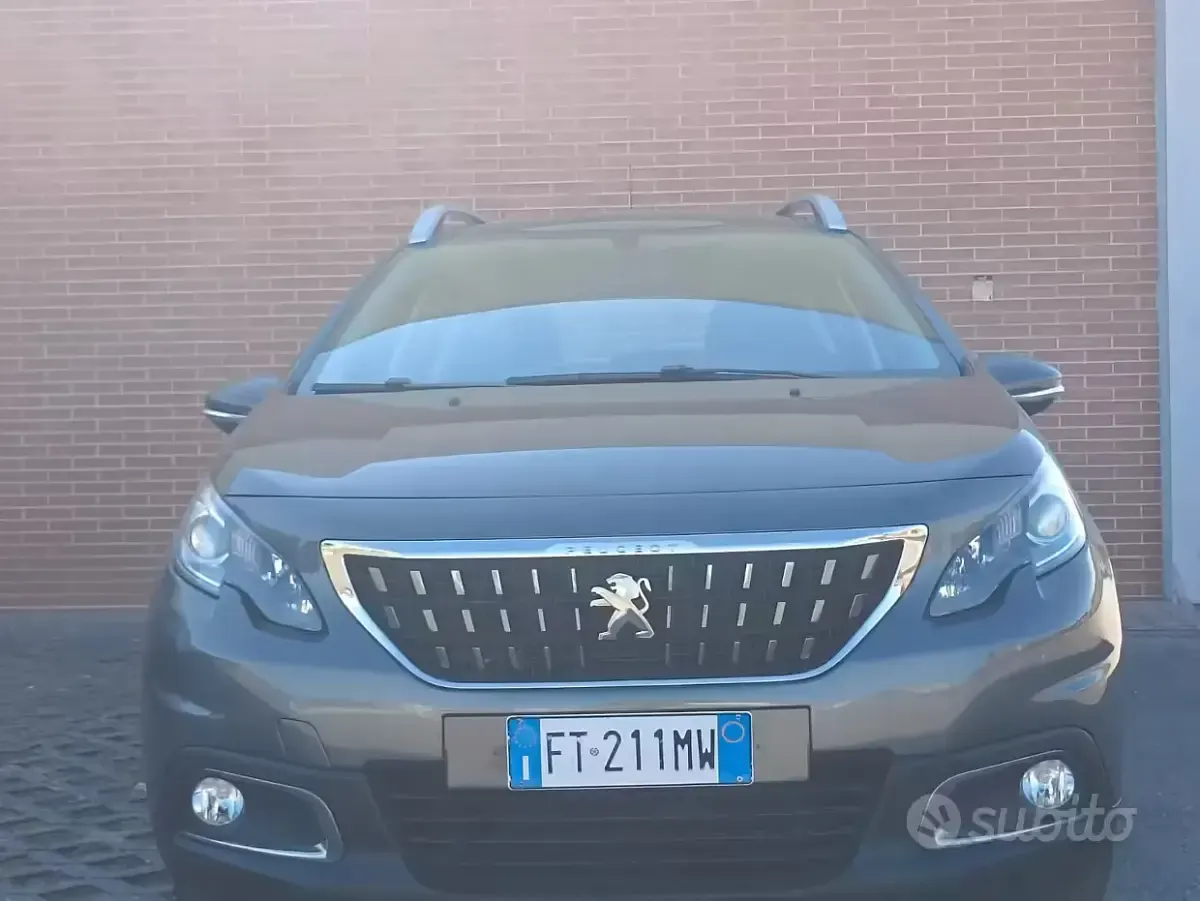 Usata Peugeot 2008 102 CV (75 kW) 2018 Grigio SUV