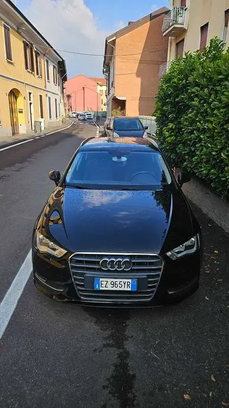 Usata Audi A3 Attraction 110 CV (80 kW) 2015 Nero Berlina