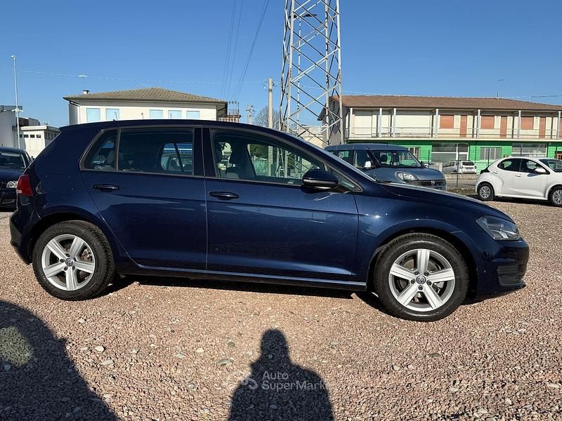 Usata VW Golf VII Comfortline 105 CV (77 kW) 2014 Blu Berlina
