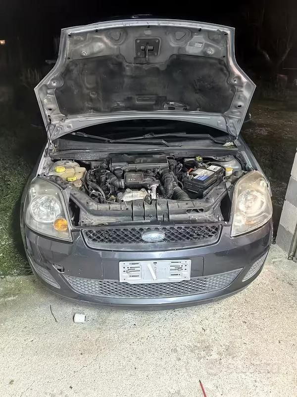 Usata Ford Fiesta 2006 Blu Utilitaria