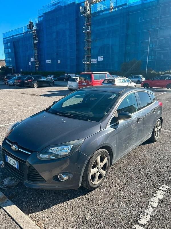 Usata 2011 Ford Focus Tre volumi | 1700 € (Super prezzo) - Immagine 1/4