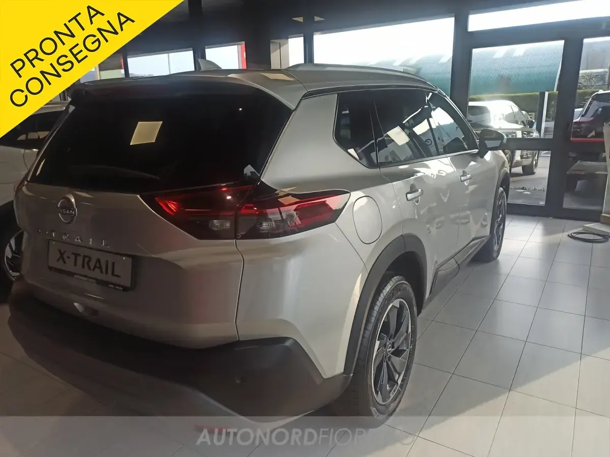 Nuova Nissan X-Trail N-Connecta 163 CV (119 kW) 2026 Grigioblack SUV