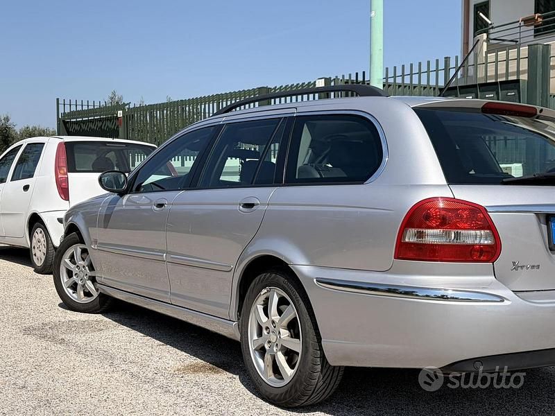 Usata Jaguar X-type 131 CV (96 kW) 2005 Grigio Station wagon