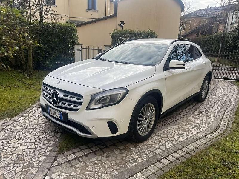 Usata Mercedes GLA200 Business 136 CV (100 kW) 2018 SUV