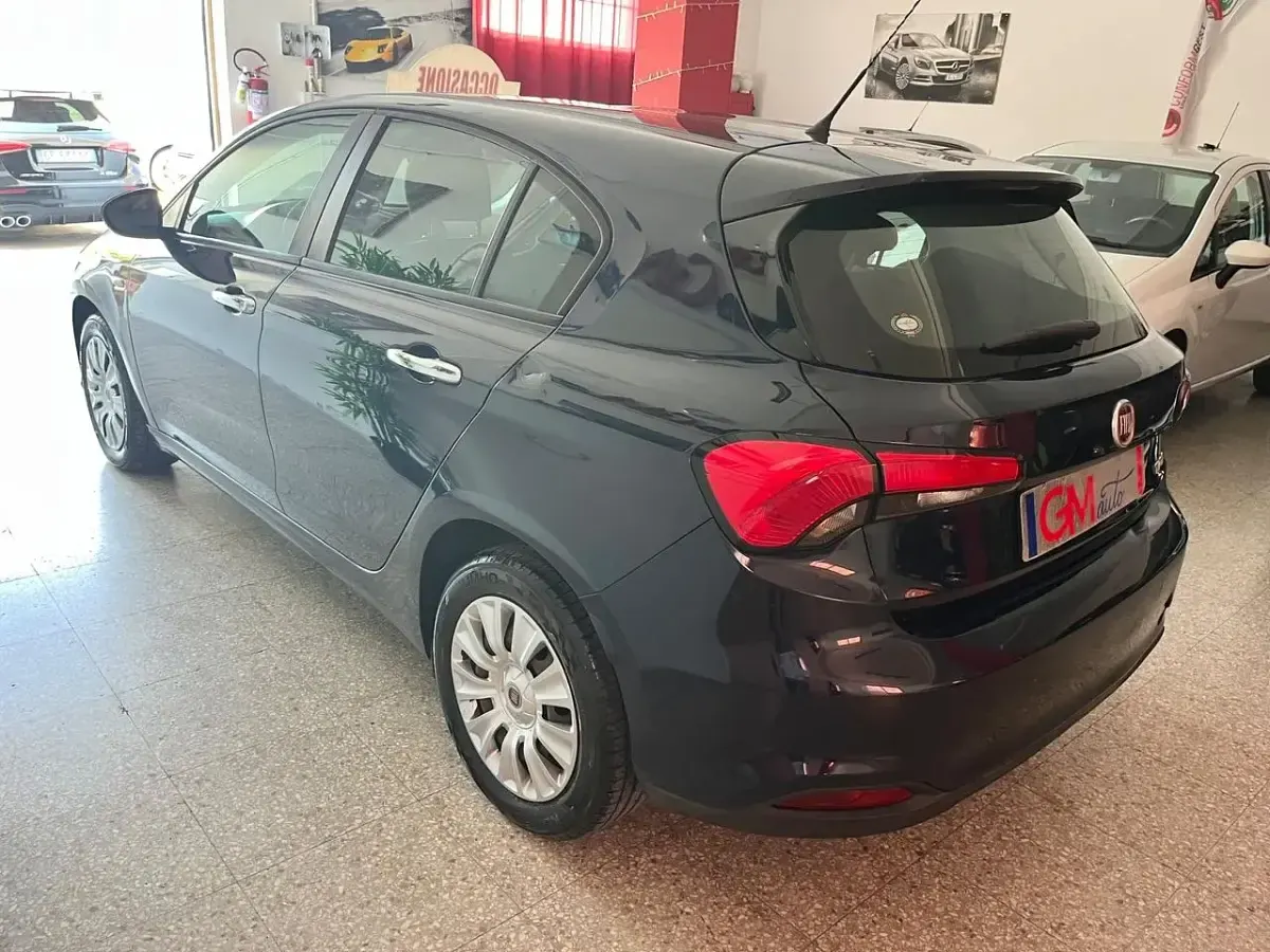 Usata Fiat Tipo Lounge 120 CV (88 kW) 2016 Blu Berlina