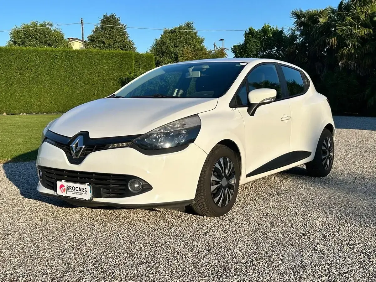 Usata Renault Clio IV 75 CV (55 kW) 2013 Bianco Berlina
