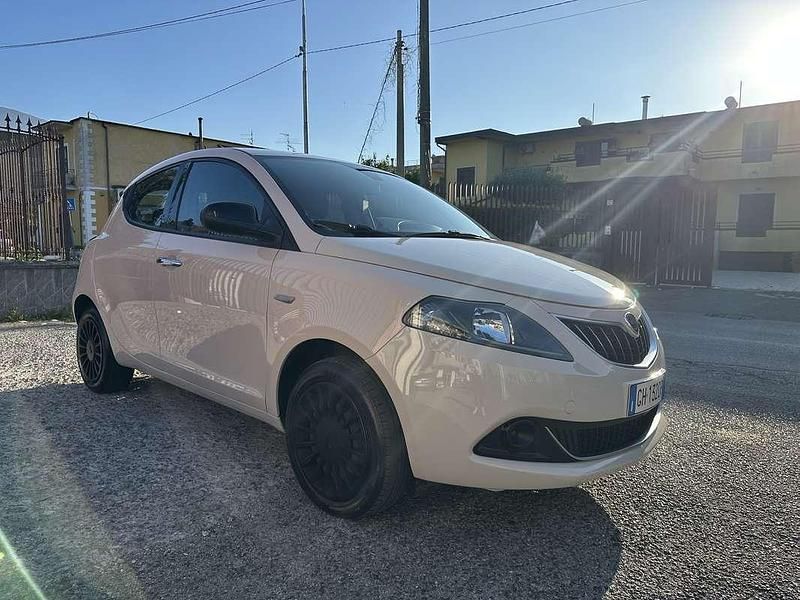 Usata Lancia Ypsilon 69 CV (50 kW) 2022 Utilitaria