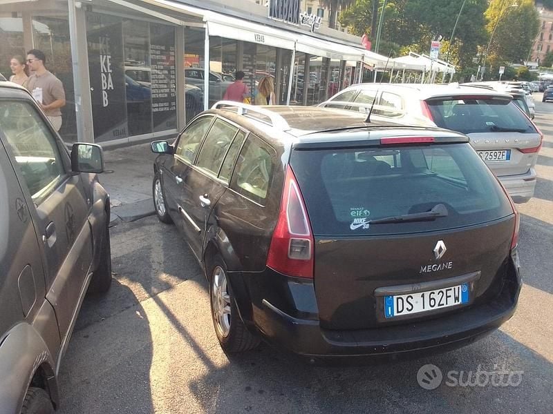 Nero Usata 2007 Renault Mégane GrandTour Station wagon | 1777 € - Immagine 1/4