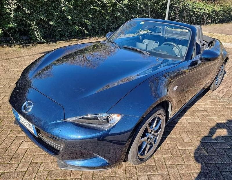 Usata Mazda MX5 Exclusive-Line 132 CV (97 kW) 2023 Blu/azzurro Cabrio