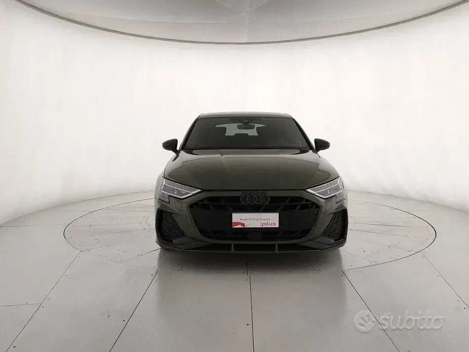 Usata Audi A3 S-Line 150 CV (110 kW) 2025 Verde district metallizzato Berlina