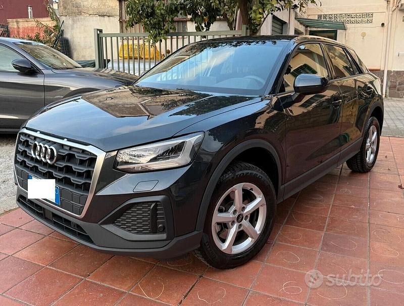 Usata Audi Q2 Business 150 CV (110 kW) 2024 Grigio SUV