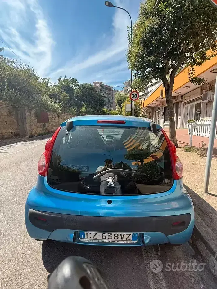 Usata Peugeot 107 68 CV (50 kW) 2006 Bluazzurro Utilitaria