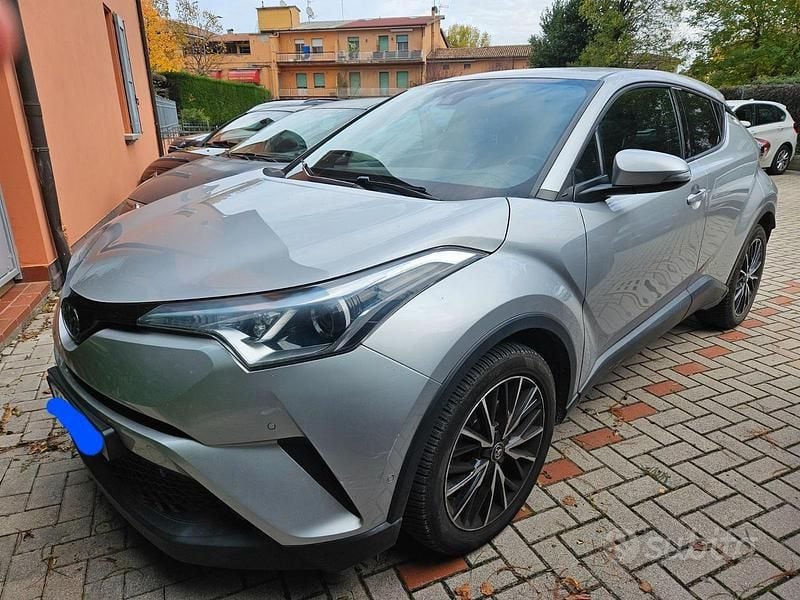 Usata Toyota C-HR Lounge 116 CV (85 kW) 2017 Grigio SUV