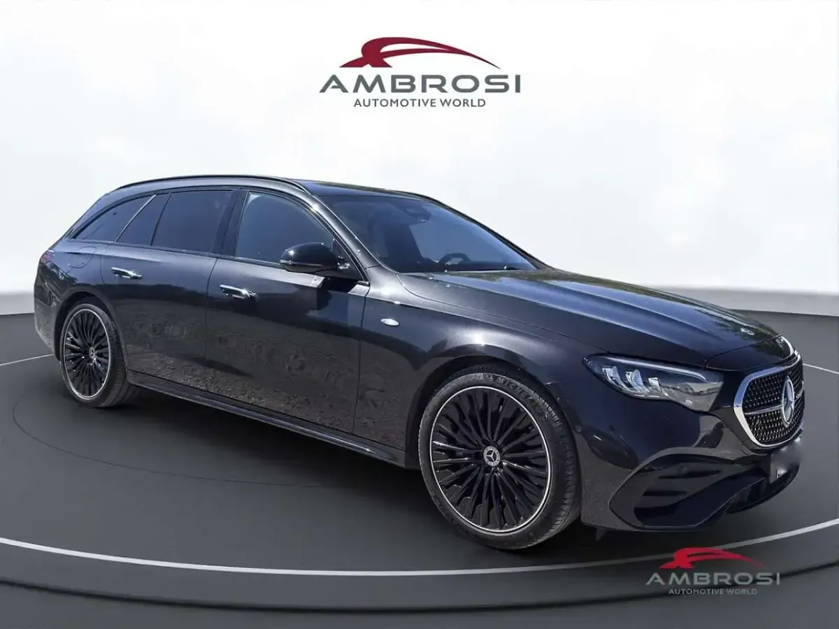 Usata Mercedes E300 Advanced 197 CV (144 kW) 2025 Grigio Station wagon
