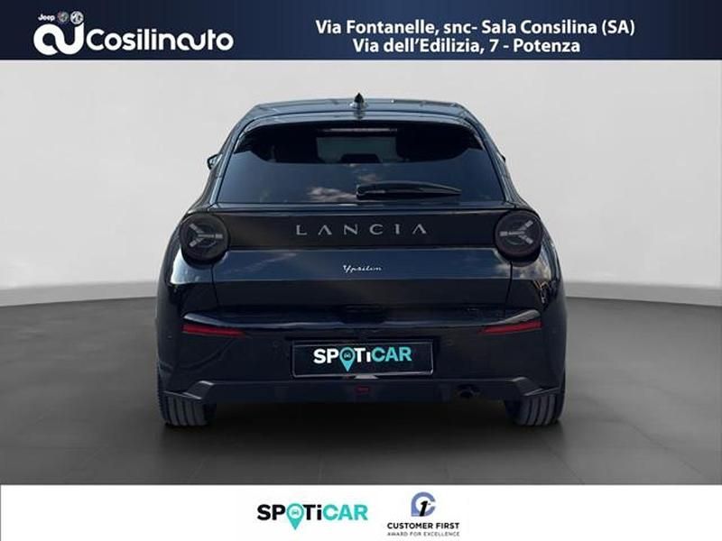 Gebraucht Lancia Ypsilon 101 PS (74 kW) 2025 Schwarz Kleinwagen