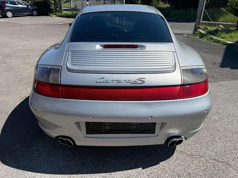 Usata Porsche 996 320 CV (235 kW) 2002 Argento Coupé