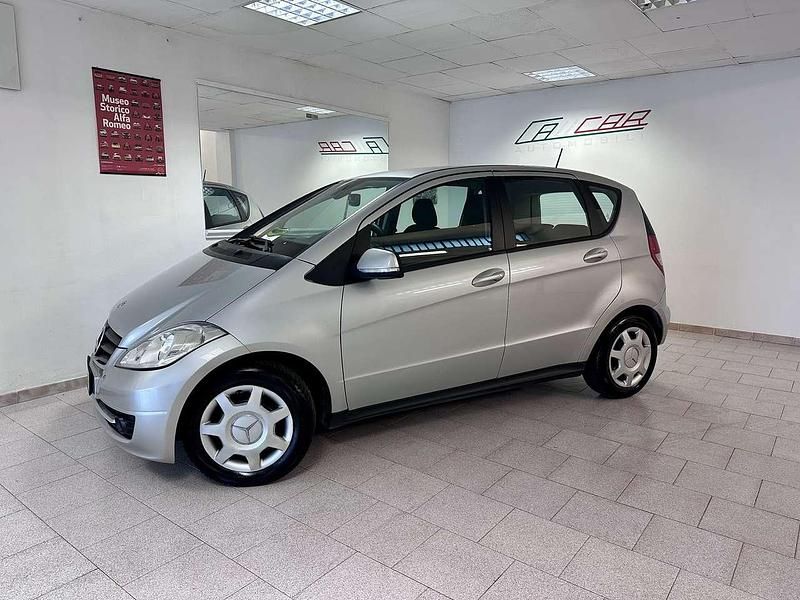 Begagnad Mercedes A160 Premium 95 HK (69 kW) 2011 Silver Minibuss