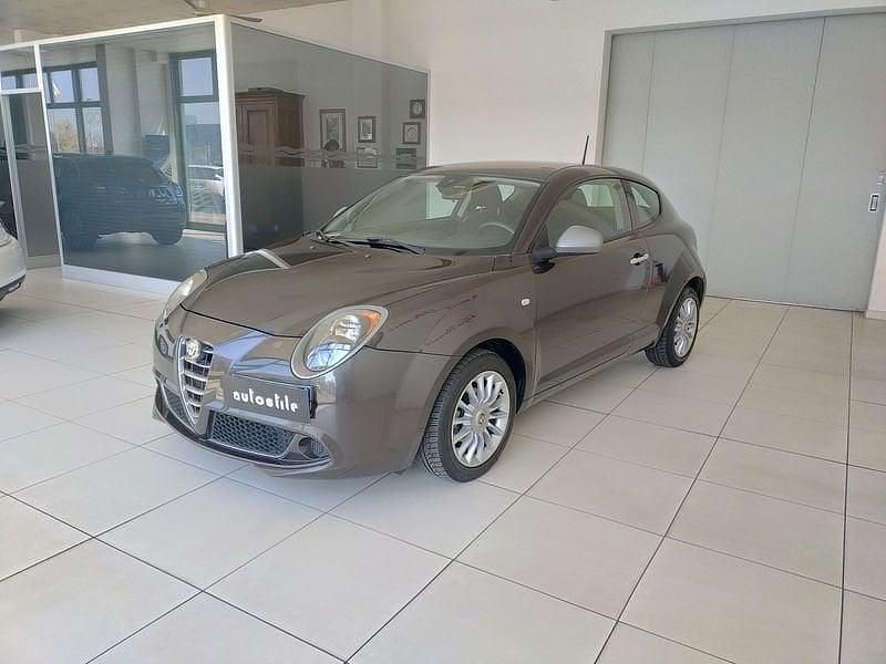 Usata Alfa Romeo MiTo Progression 69 CV (50 kW) 2015 Grigio scuro Utilitaria