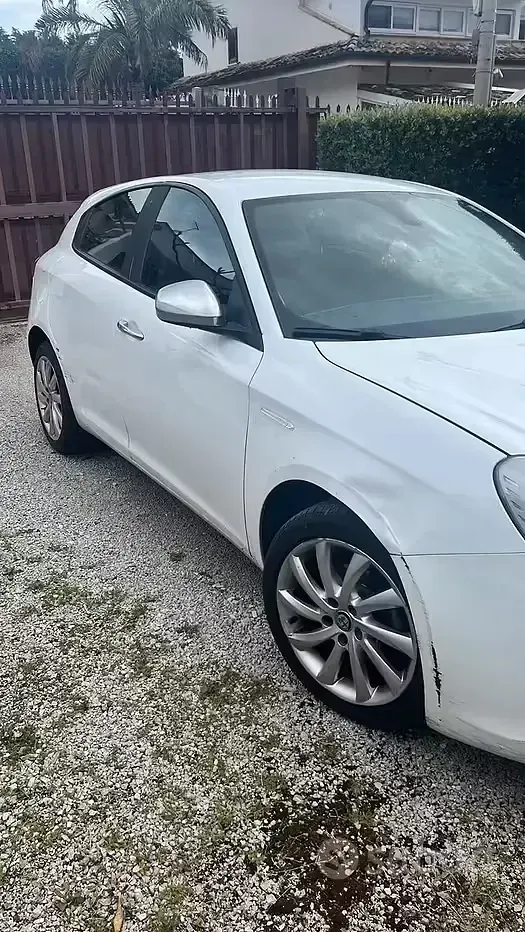 Usata Alfa Romeo Giulietta 120 CV (88 kW) 2017 Bianco Utilitaria