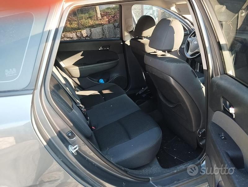 Usata Hyundai i30 Active 116 CV (85 kW) 2009 Grigio Station wagon