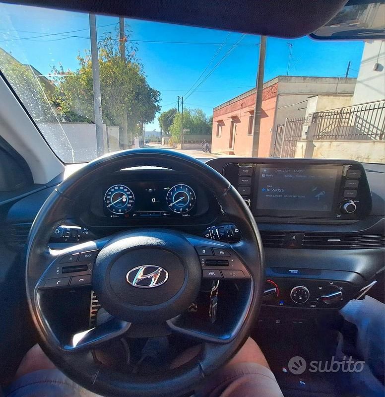 Usata Hyundai Bayon 84 CV (61 kW) 2022 Bianco SUV