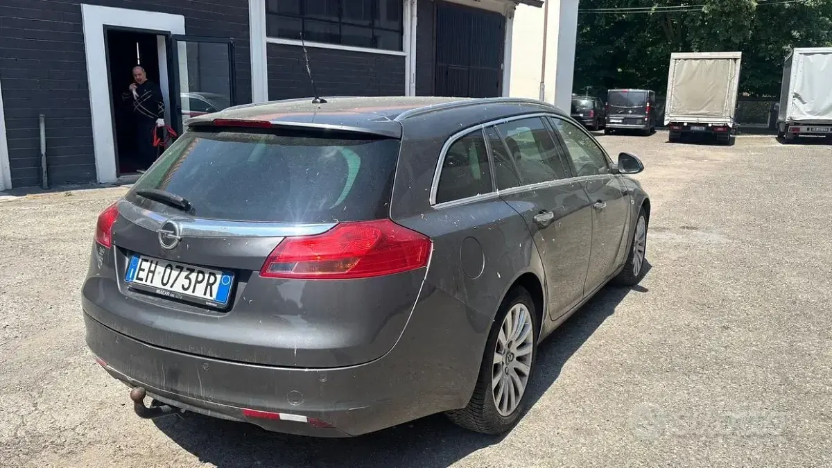 Usata Opel Insignia Cosmo 131 CV (96 kW) 2011 Nero Station wagon