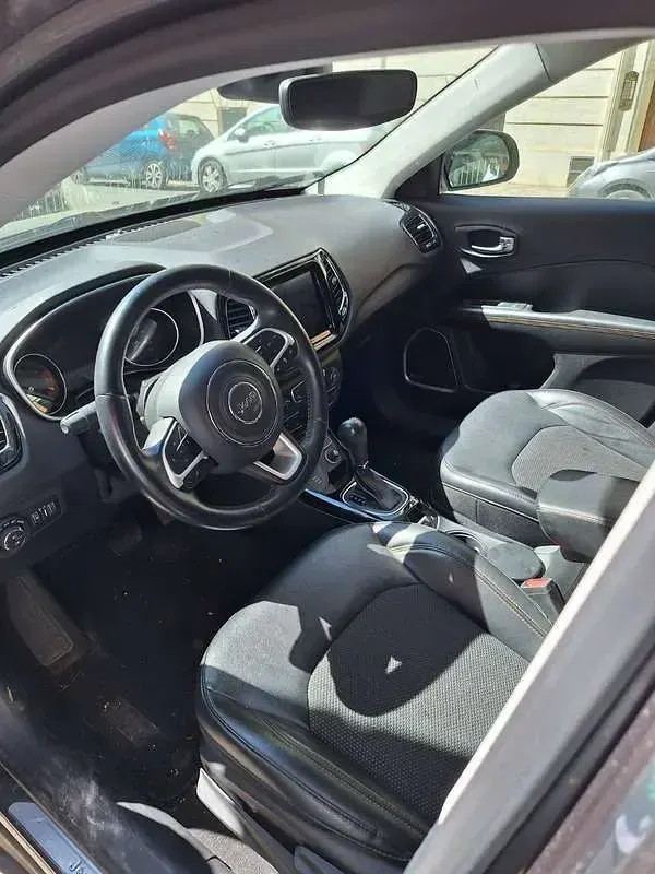 Usata Jeep Compass 140 CV (102 kW) 2018 Grigio SUV