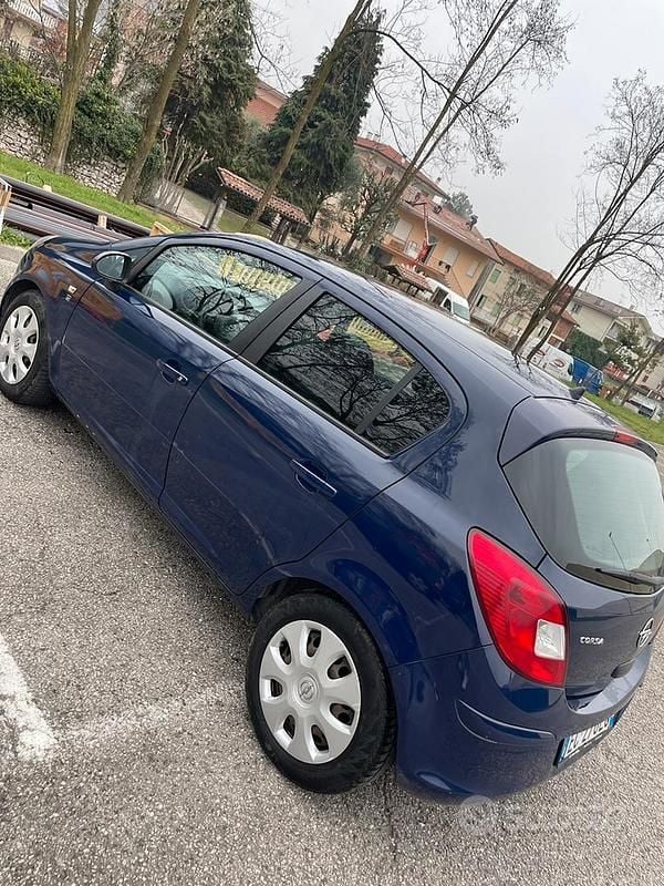 Usata Opel Corsa 85 CV (62 kW) 2010 Blu Utilitaria