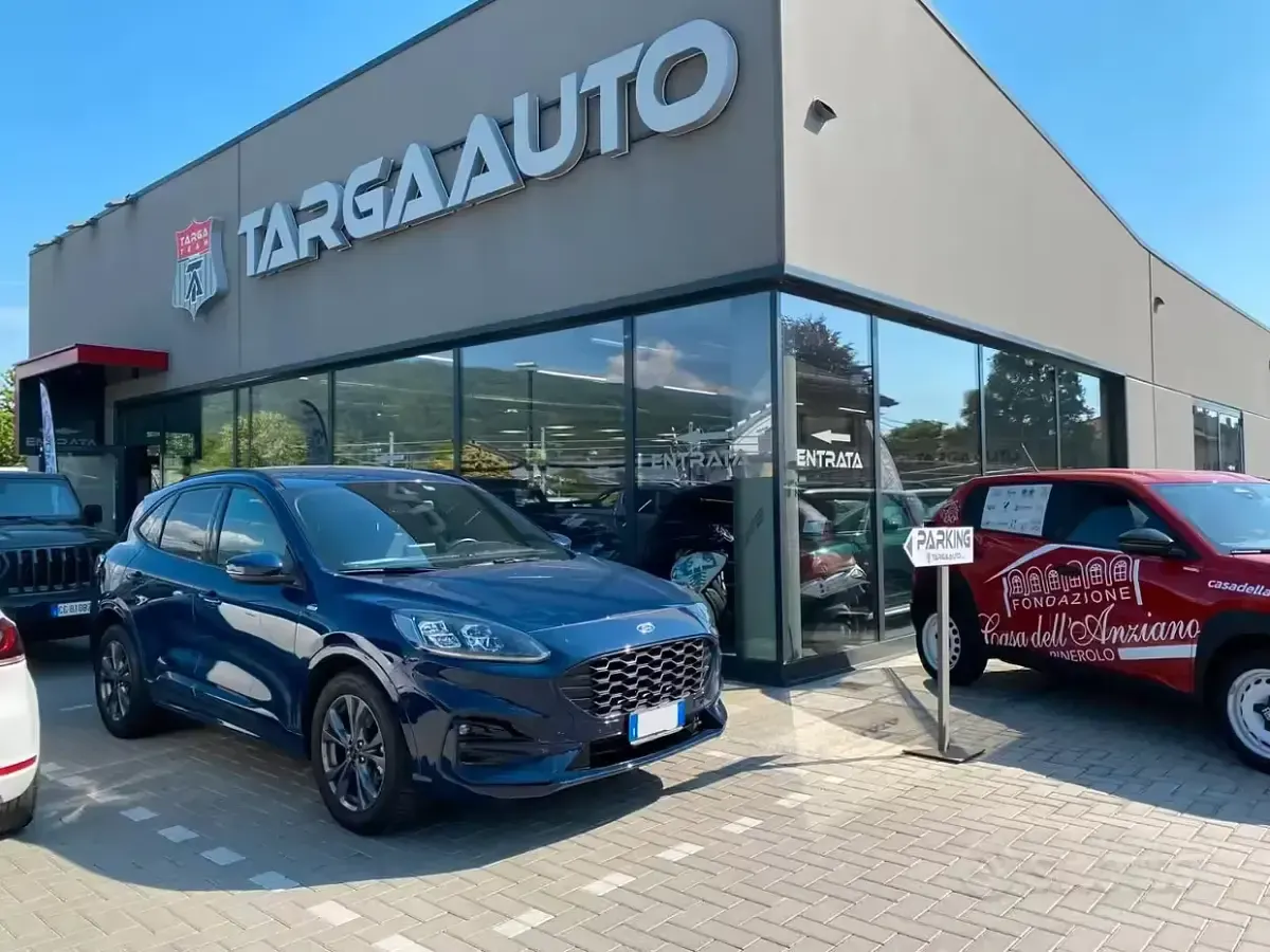Usata Ford Kuga ST-Line 152 CV (111 kW) 2022 Blu SUV