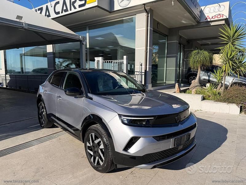 Usata Opel Mokka Edition 130 CV (95 kW) 2025 Grigio SUV